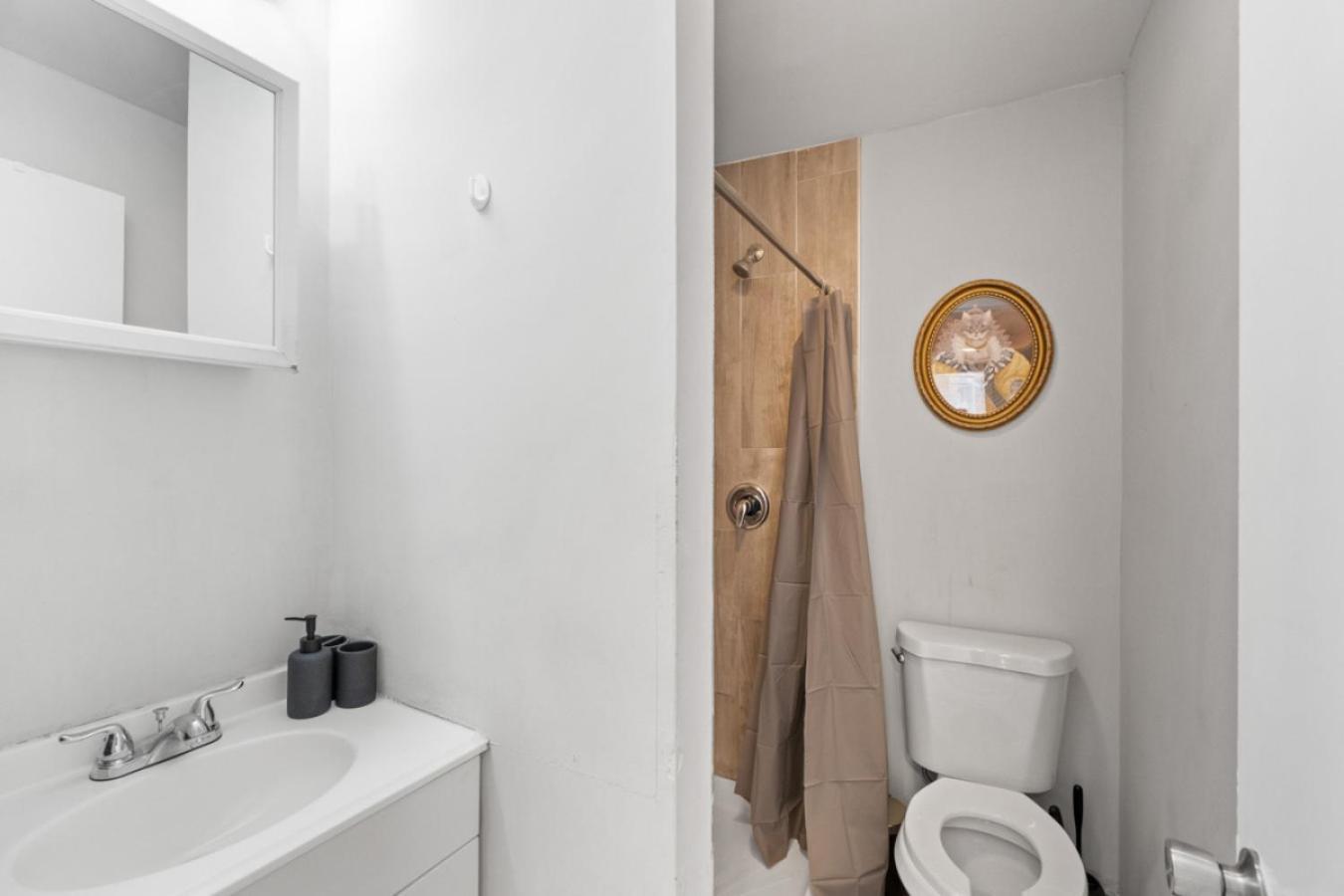 The Whimsical Estate Sleeps 16plus 20m To Nyc Free Parking Holiday home